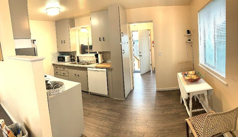 Full kitchen