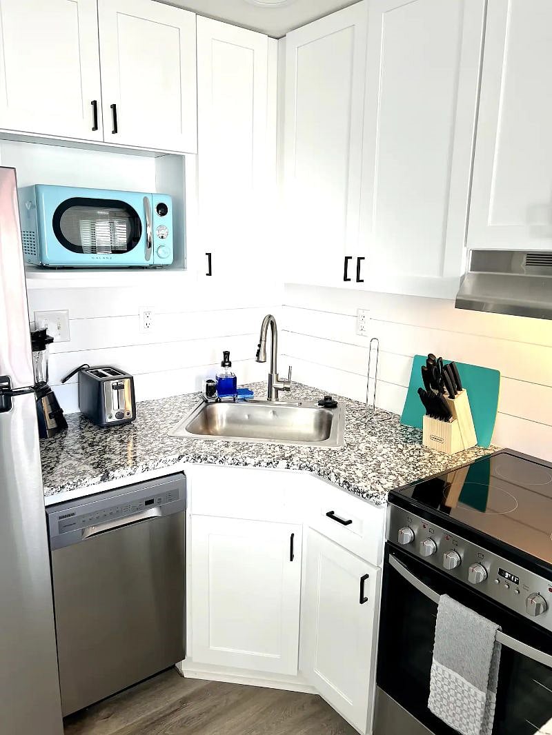 Furnished Finder property 434186_2 photo 22