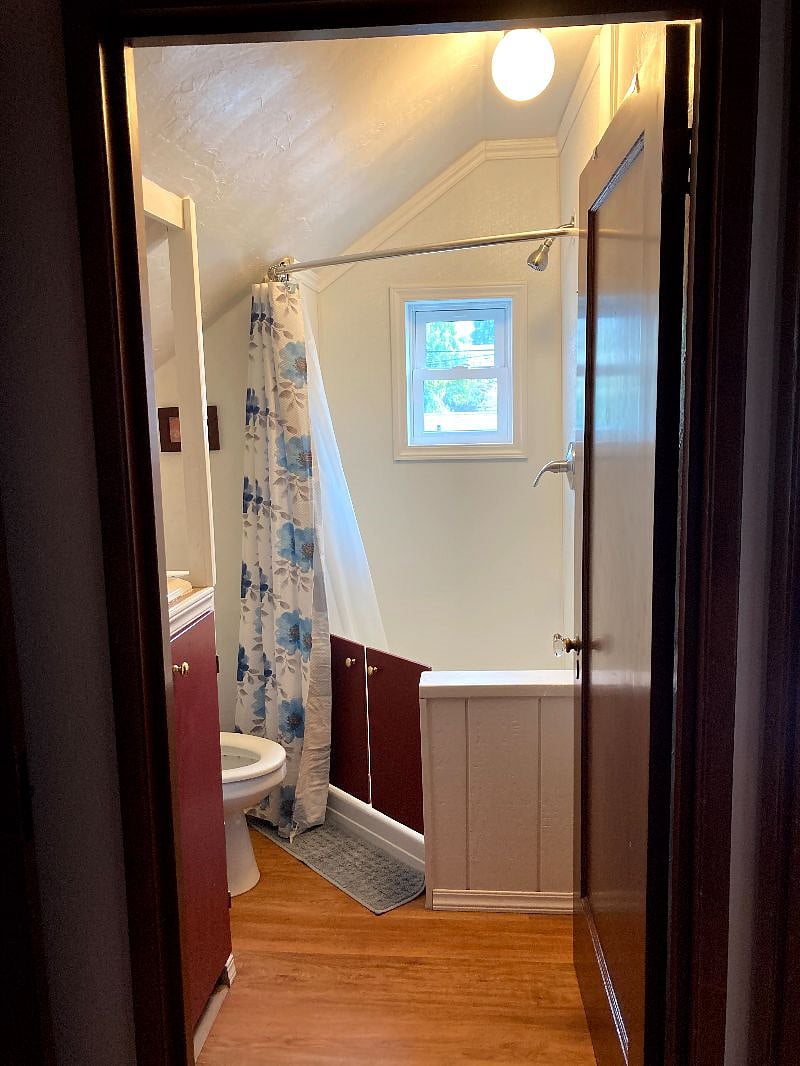 This is the smaller 3/4 upstairs bathroom that's between the upstairs rooms.
