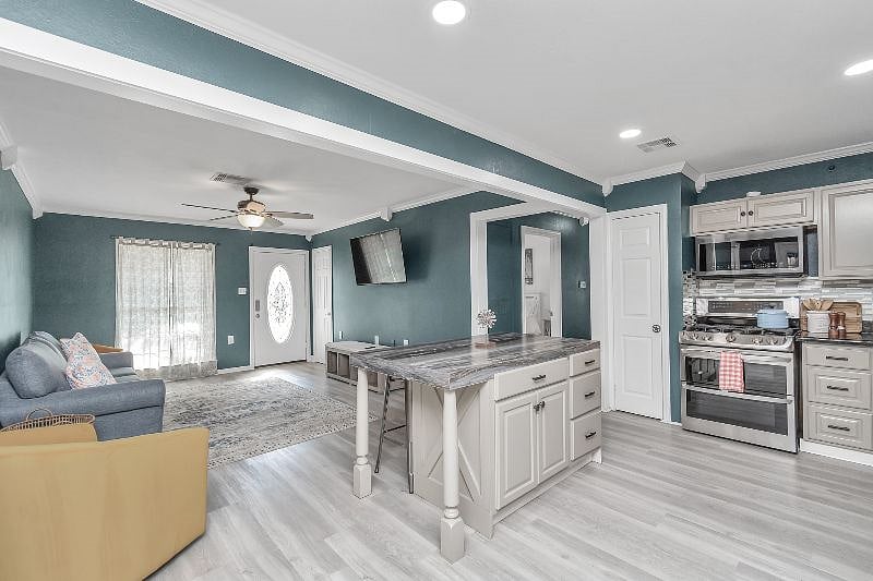 Furnished Finder property 434202_1 photo 26