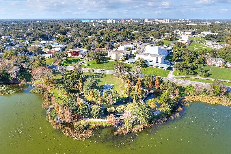 Public Nature area on Lake Hollingsworth across from Florida Southern College; a short 5 minute drive from our Cottage.