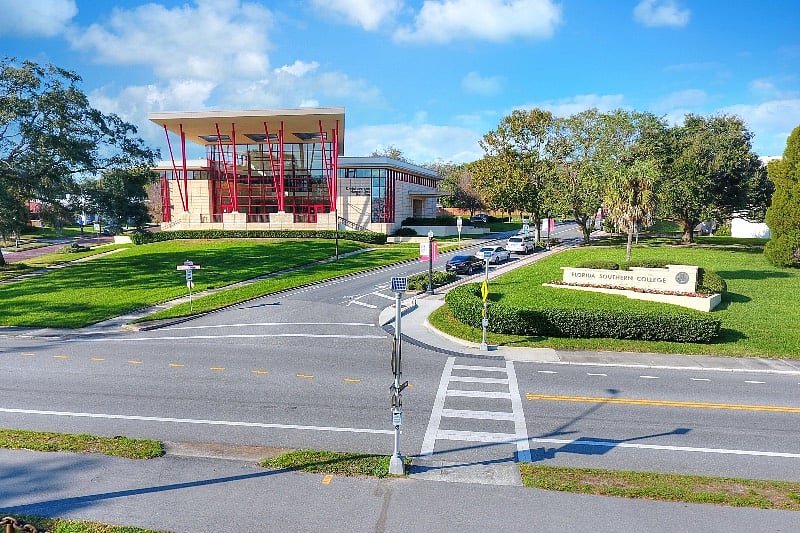 Florida Southern College; a short 5 minute drive from our Cottage.