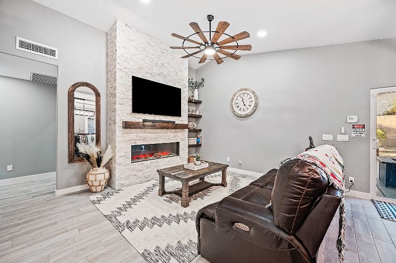 Furnished Finder property 434377_1 photo 33