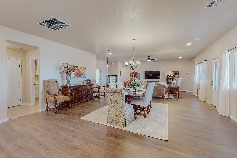 Furnished Finder property 434387_1 photo 6