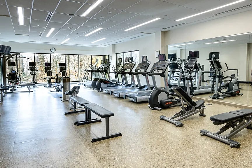 Free gym with showers, dry sauna, toilets, weight scale, and lockers.