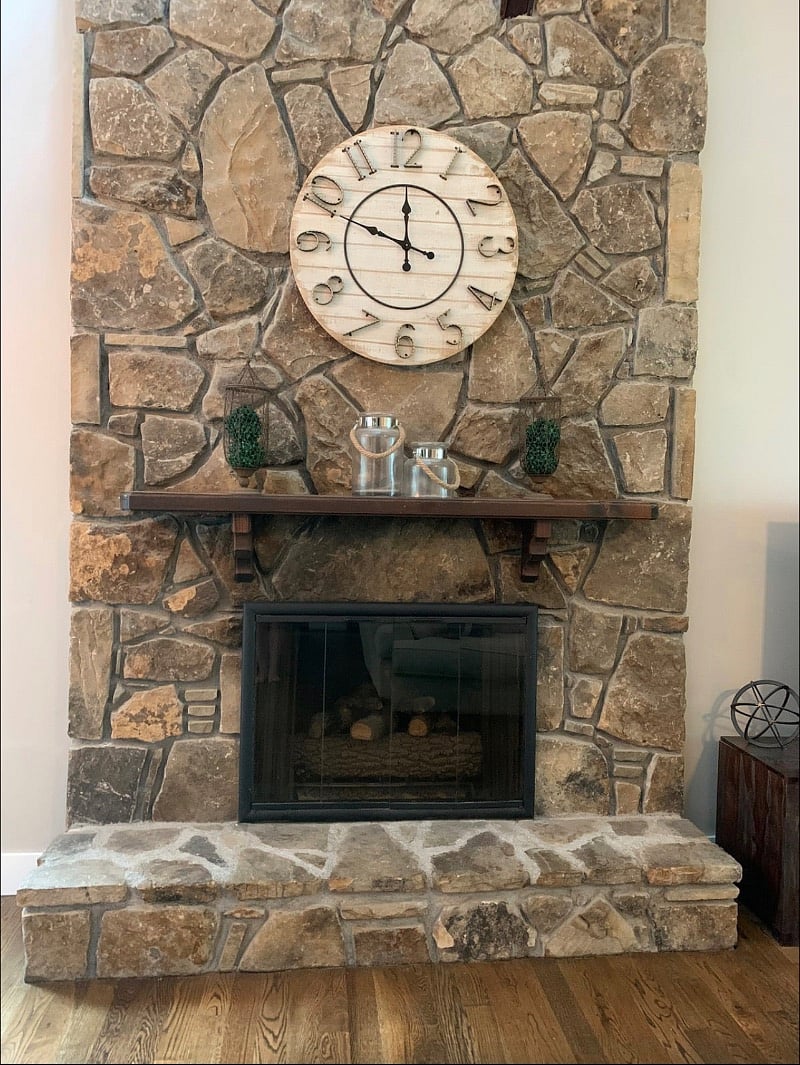 Stone fireplace with Gas Logs 
