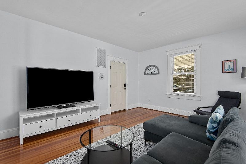 Furnished Finder property 434502_1 photo 13