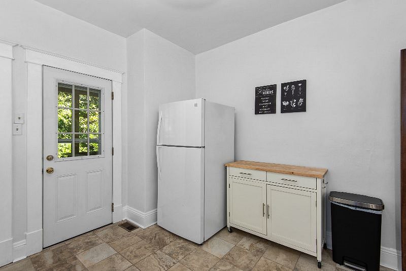 Furnished Finder property 434502_1 photo 16