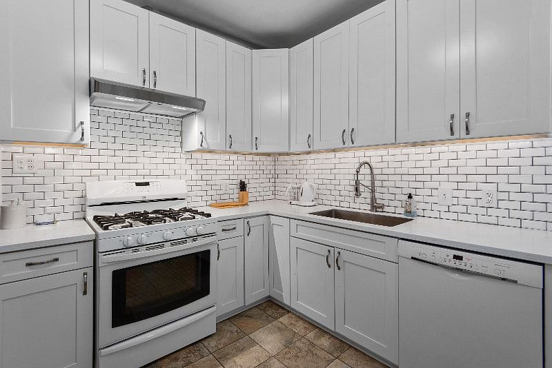 Furnished Finder property 434502_1 photo 17