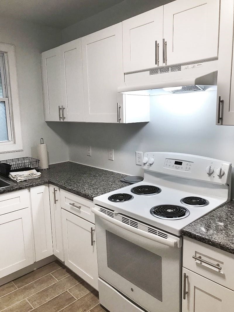 bright and plenty of cooking surfaces