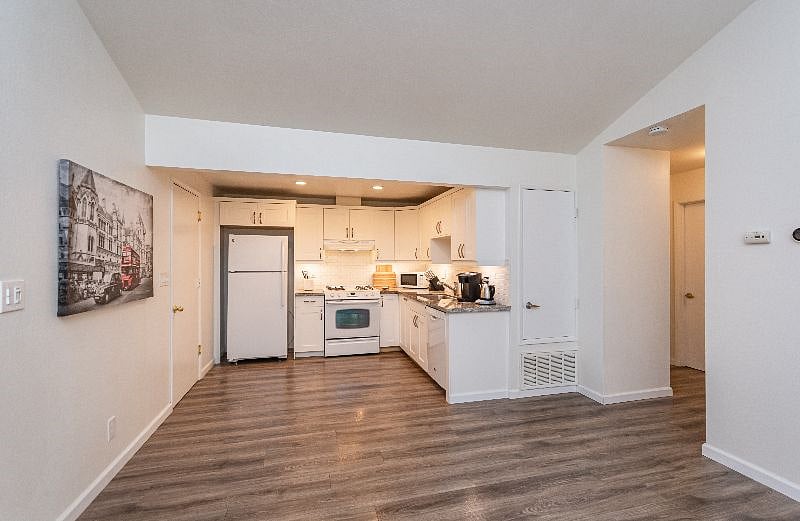 Furnished Finder property 434577_1 photo 6