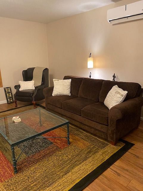 Furnished Finder property 434600_1 photo 6