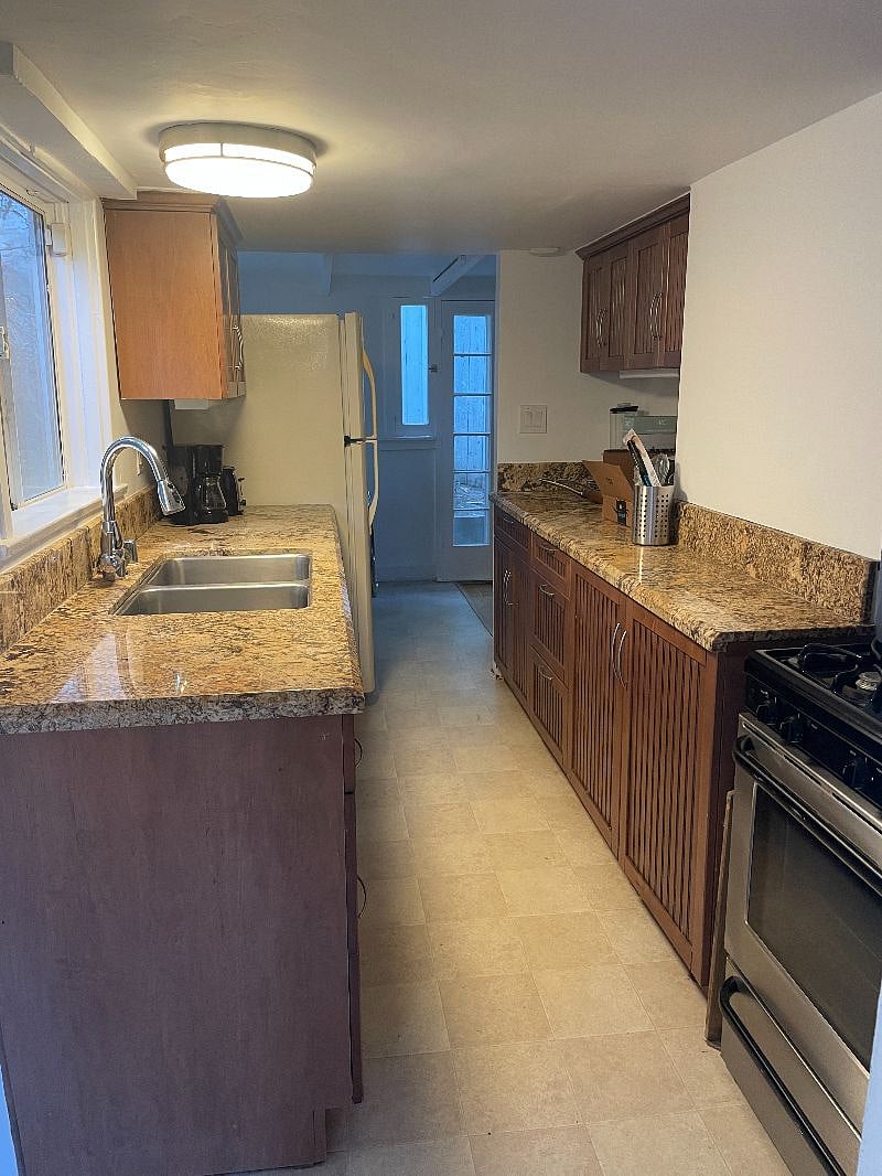Full kitchen with dishwasher