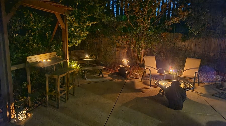 Feel like putting your toes in the sand by a 'bon fire'? Go ahead, that firepit is full of soft beach sand, shells and propane powered fire ring!