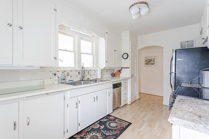 Furnished Finder property 434802_1 photo 9
