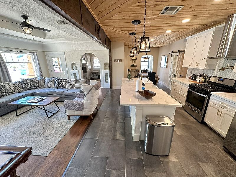 Furnished Finder property 434870_1 photo 12