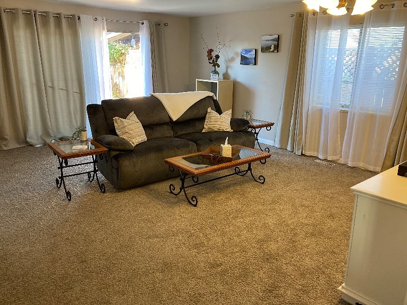 Lounge room
Reclining double couch