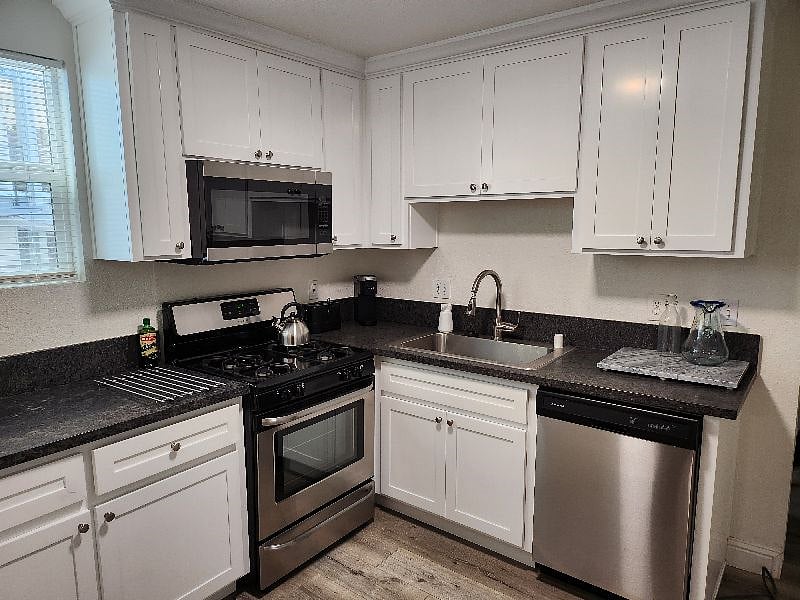 Furnished Finder property 435002_2 photo 9