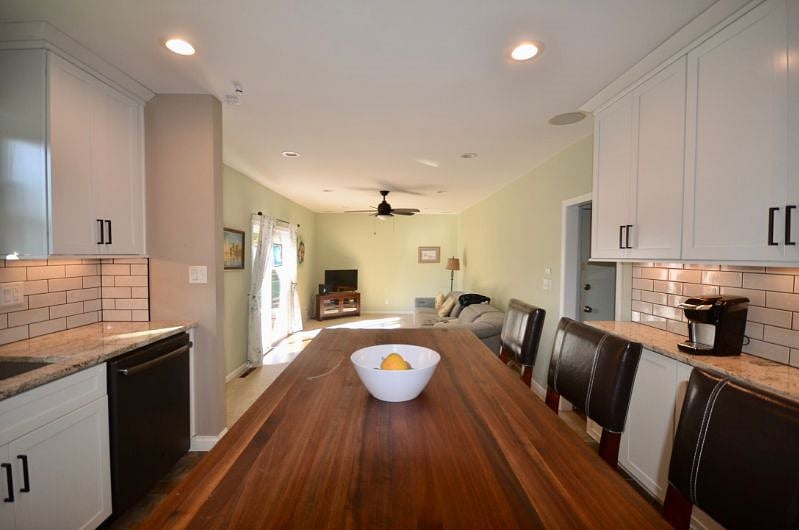 Kitchen with adjoining family room