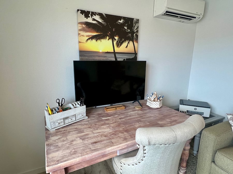 Oversized Desk in Office/Bedroom #4 with Smart TV/Monitor, Color Printer, High-Speed WiFi and view of Koolau Mountain Range
