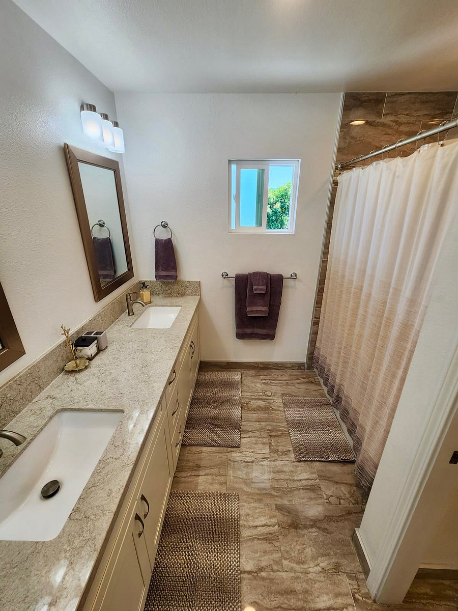 Master Bath with Dual Vanity, Shower over Tub and separate Toilet Room