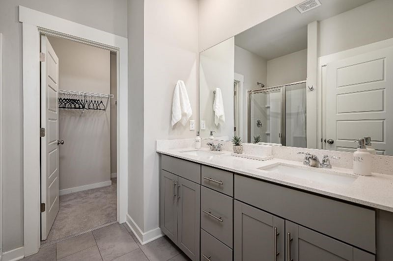 Furnished Finder property 435194_1 photo 12