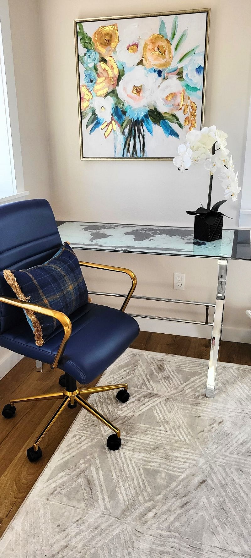 Master bedroom with desk and
private bath
Frig full size
TV
Bathtub
Available
Room darkening curtains
contact us for specials
503-319-9110
Room # 1. $ 1300 mo.