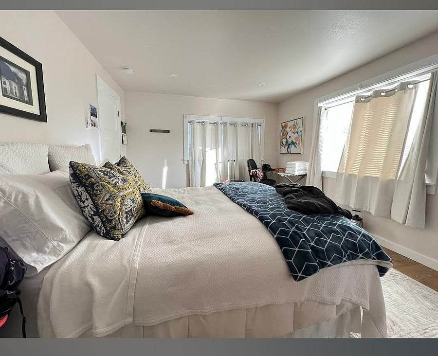Master room 1
$1300
Winter pricing