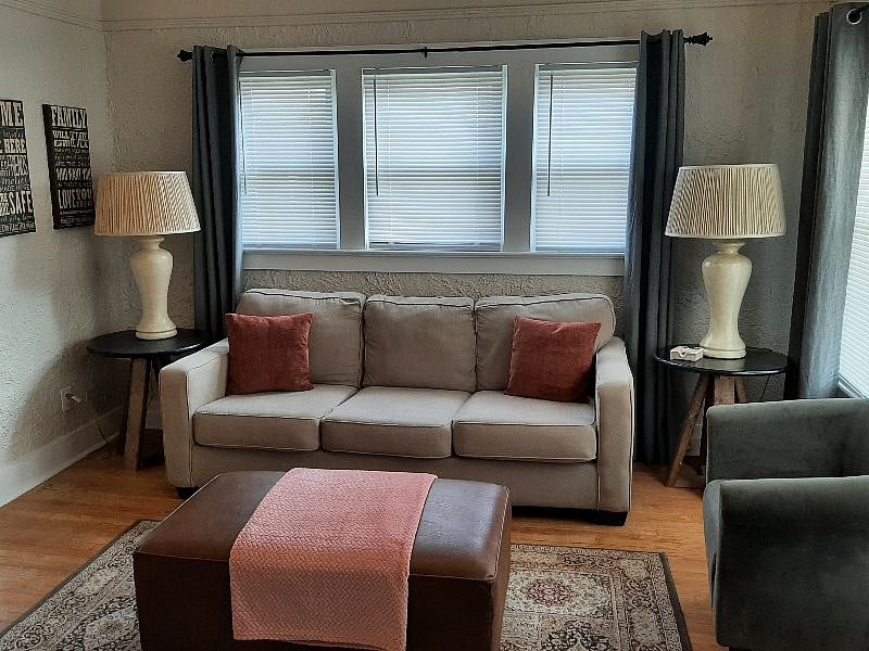 Furnished Finder property 435266_1 photo 1