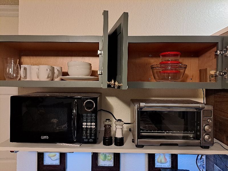 Microwave & Toaster Oven
