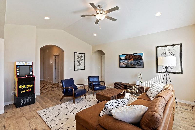 Furnished Finder property 435528_1 photo 8