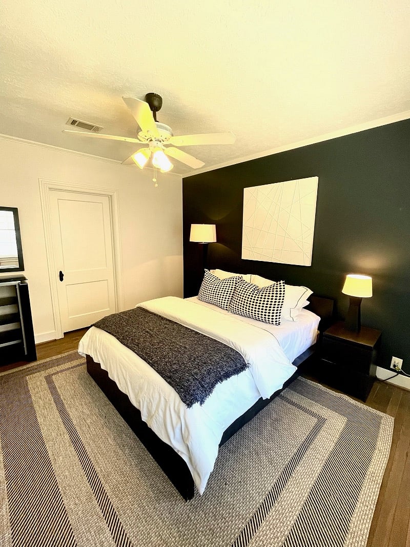 secondary room with queen bed
