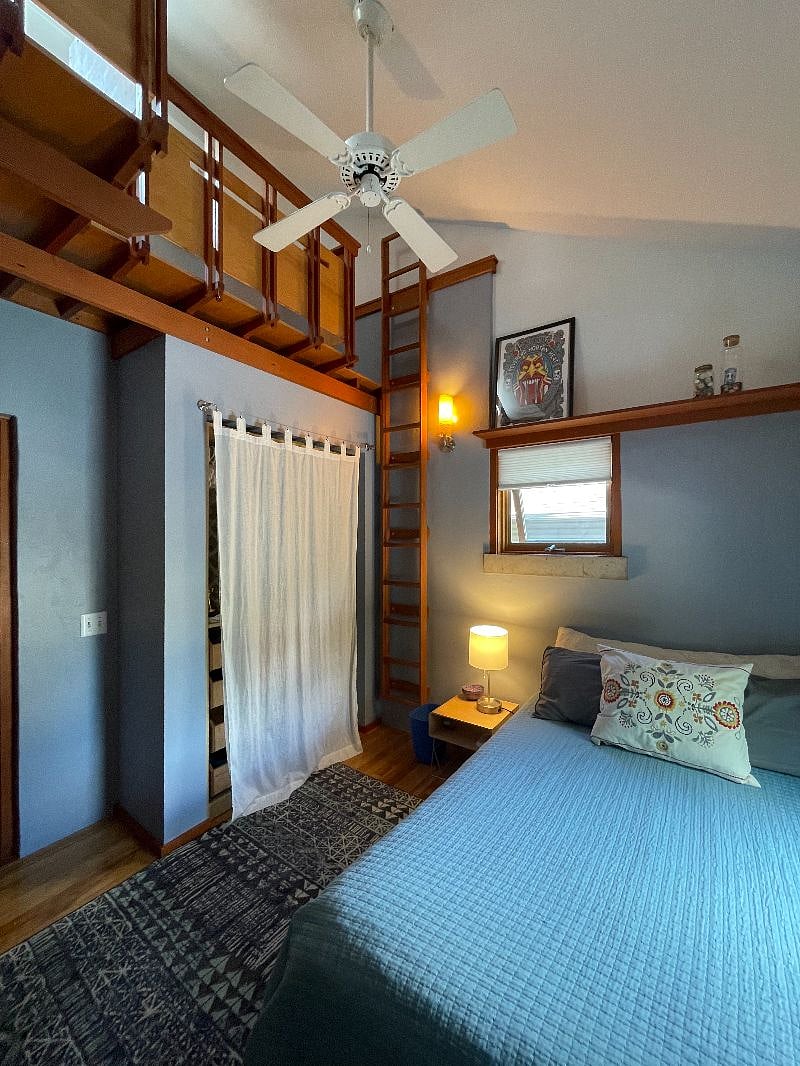 Renter bedroom with double bed.