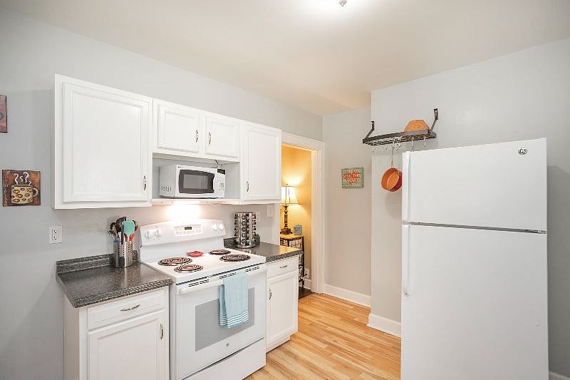 Furnished Finder property 435894_1 photo 17