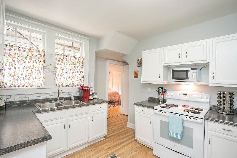 Furnished Finder property 435894_1 photo 18