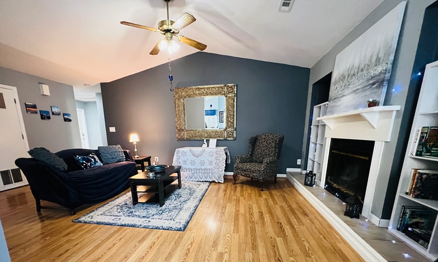 Garden house living room