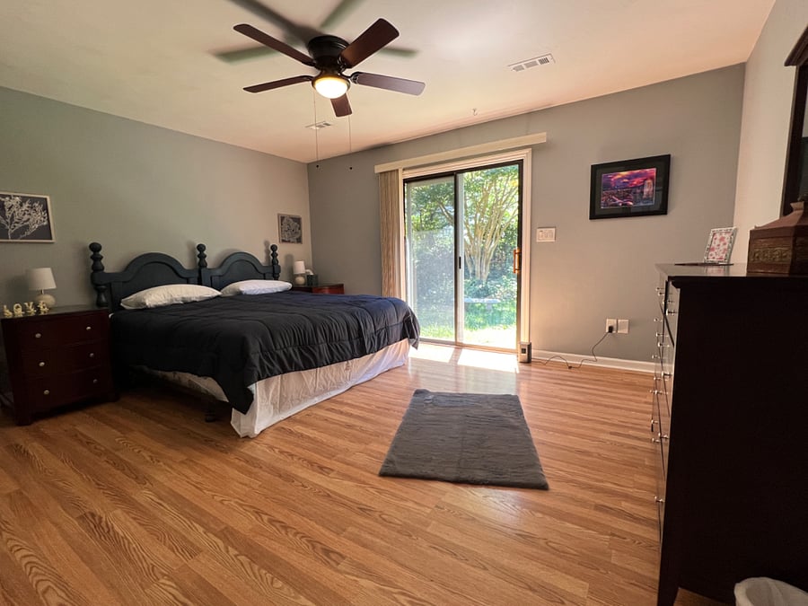 Garden House- Master room with Private Bath $985-
