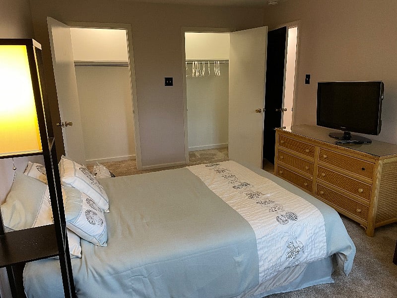 Ea. Closet 9sq ft