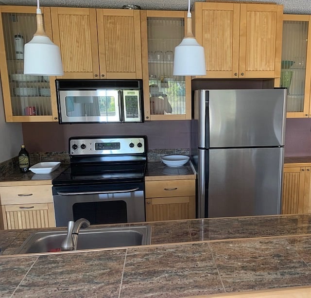 Furnished Finder property 436004_1 photo 3