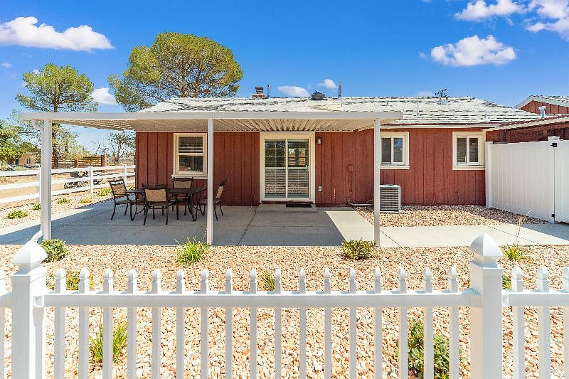 Furnished Finder property 436010_1 photo 25