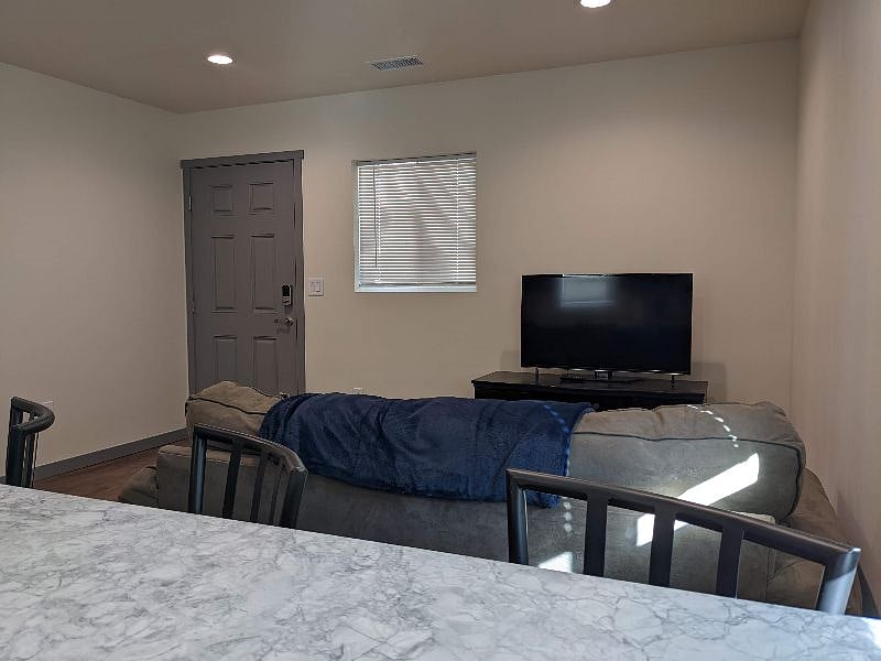 Furnished Finder property 436062_1 photo 3