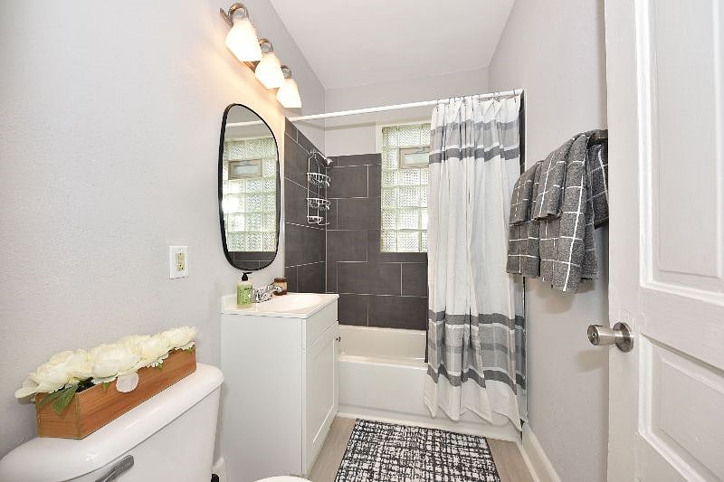 Furnished Finder property 436106_1 photo 8