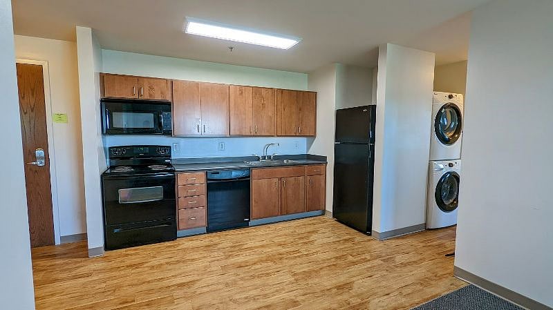 Furnished Finder property 436202_1 photo 4