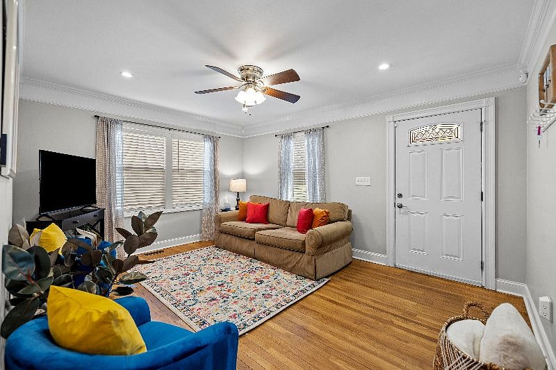 Furnished Finder property 436237_1 photo 3