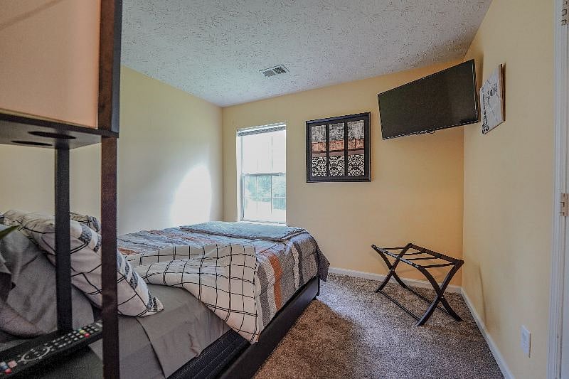 Guest Bedroom #1