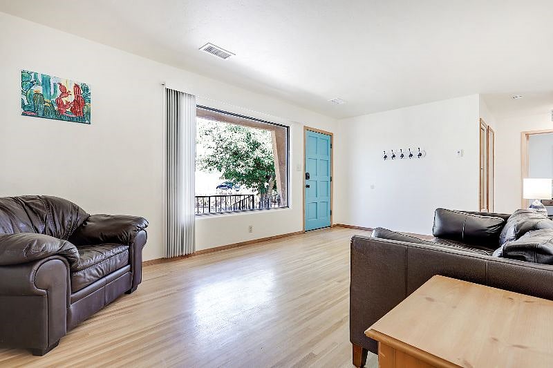 Furnished Finder property 436500_1 photo 6