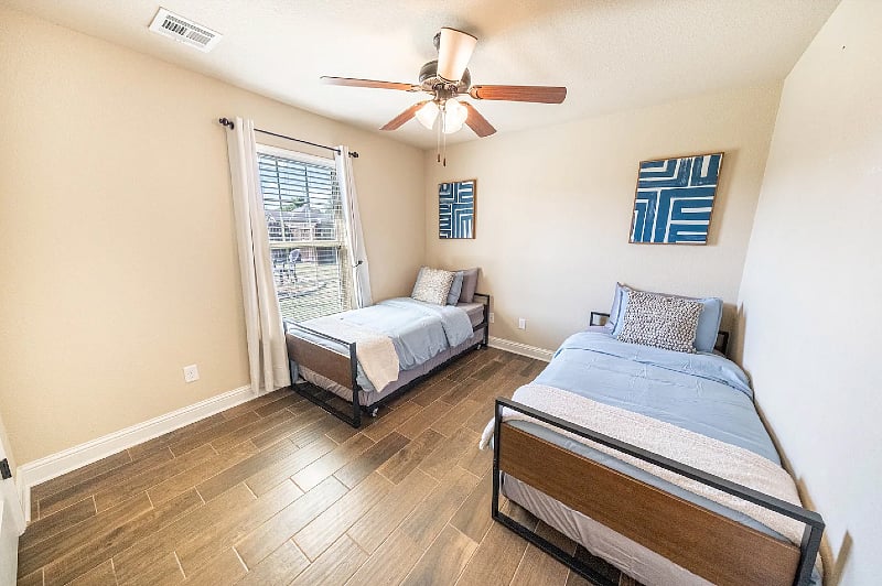 Furnished Finder property 436503_1 photo 3