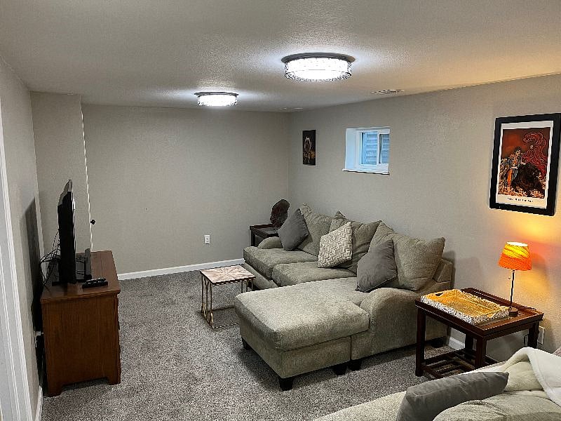 Furnished Finder property 436504_1 photo 3