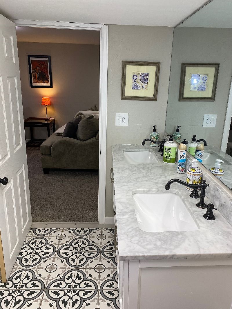 Furnished Finder property 436504_1 photo 12