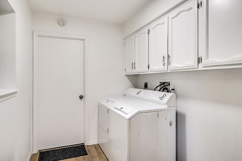 Furnished Finder property 436513_1 photo 18